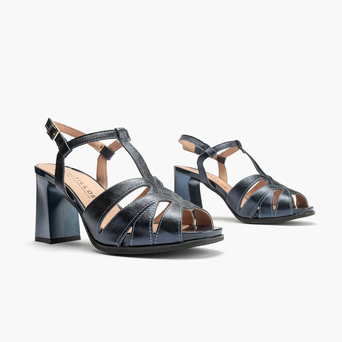 WOMEN 5702